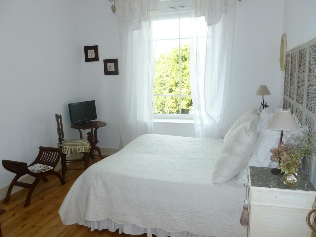 Chateau Bily B&B Hotel La Cheze Room photo